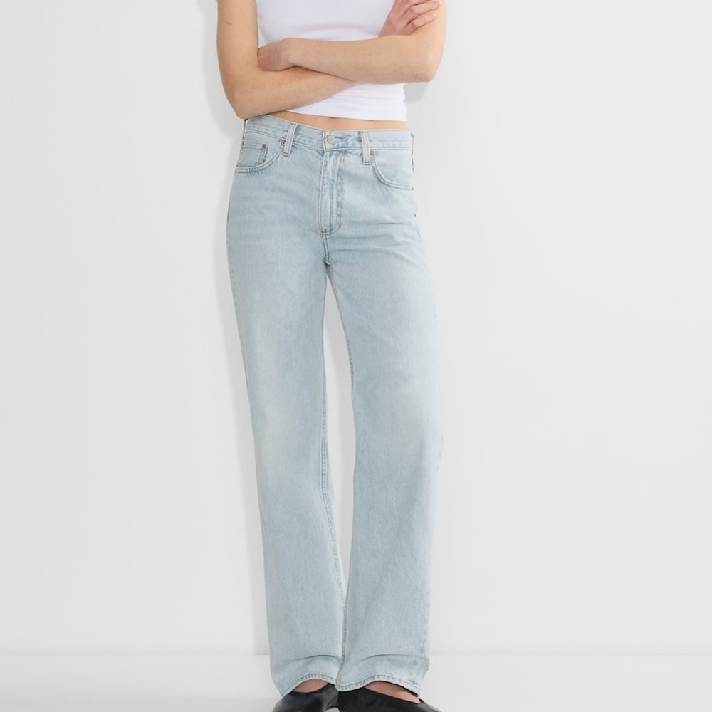 Aritzia Denim Forum The '90s Iggy Lo-rise Baggy Jean
Low-rise baggy jeans Sz 24